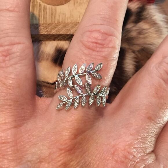 CZ AAA Vine Brass Rhodium Ring size 9 - Picture 6 of 10